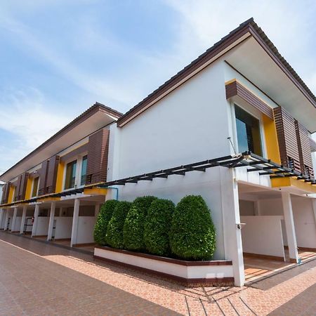 The Ring Hotel Хат Яй Екстериор снимка