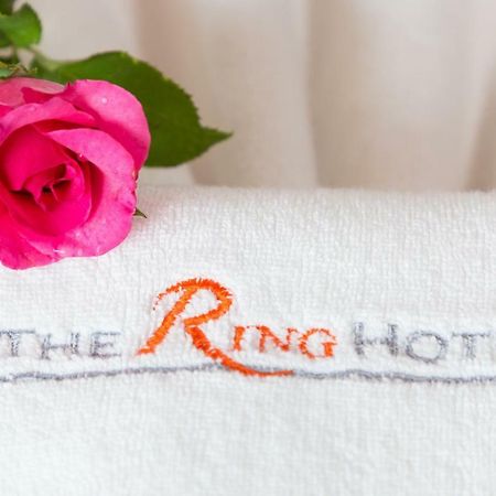 The Ring Hotel Хат Яй Екстериор снимка