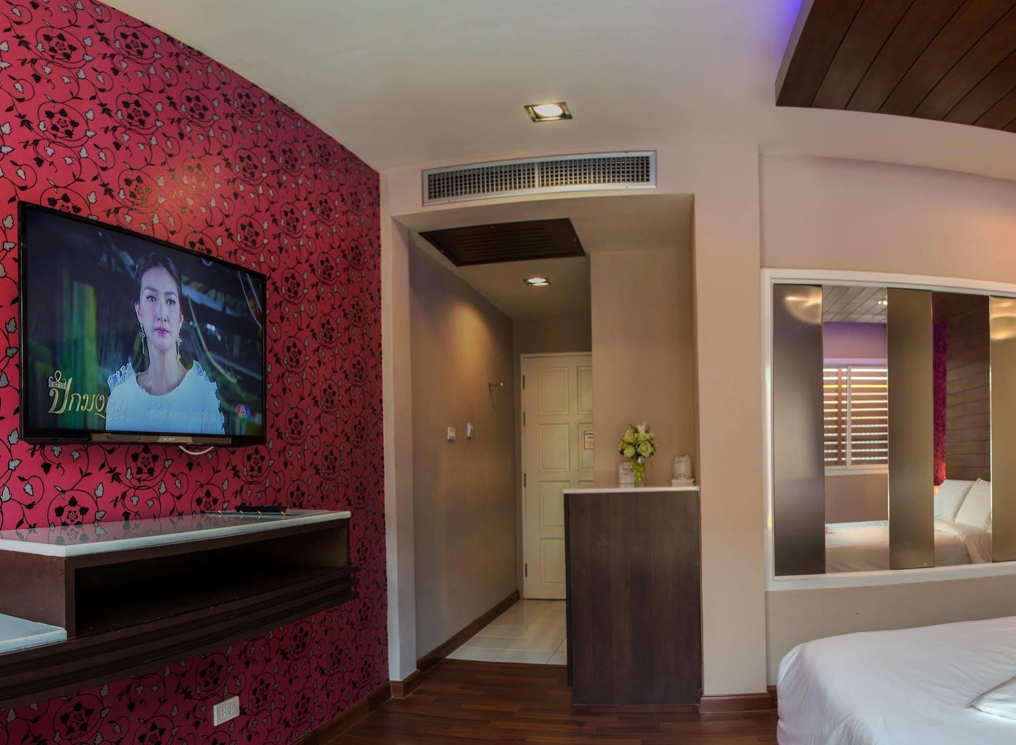 The Ring Hotel Хат Яй Екстериор снимка