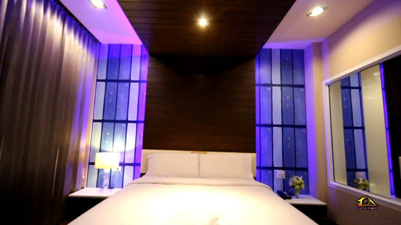 The Ring Hotel Хат Яй Екстериор снимка